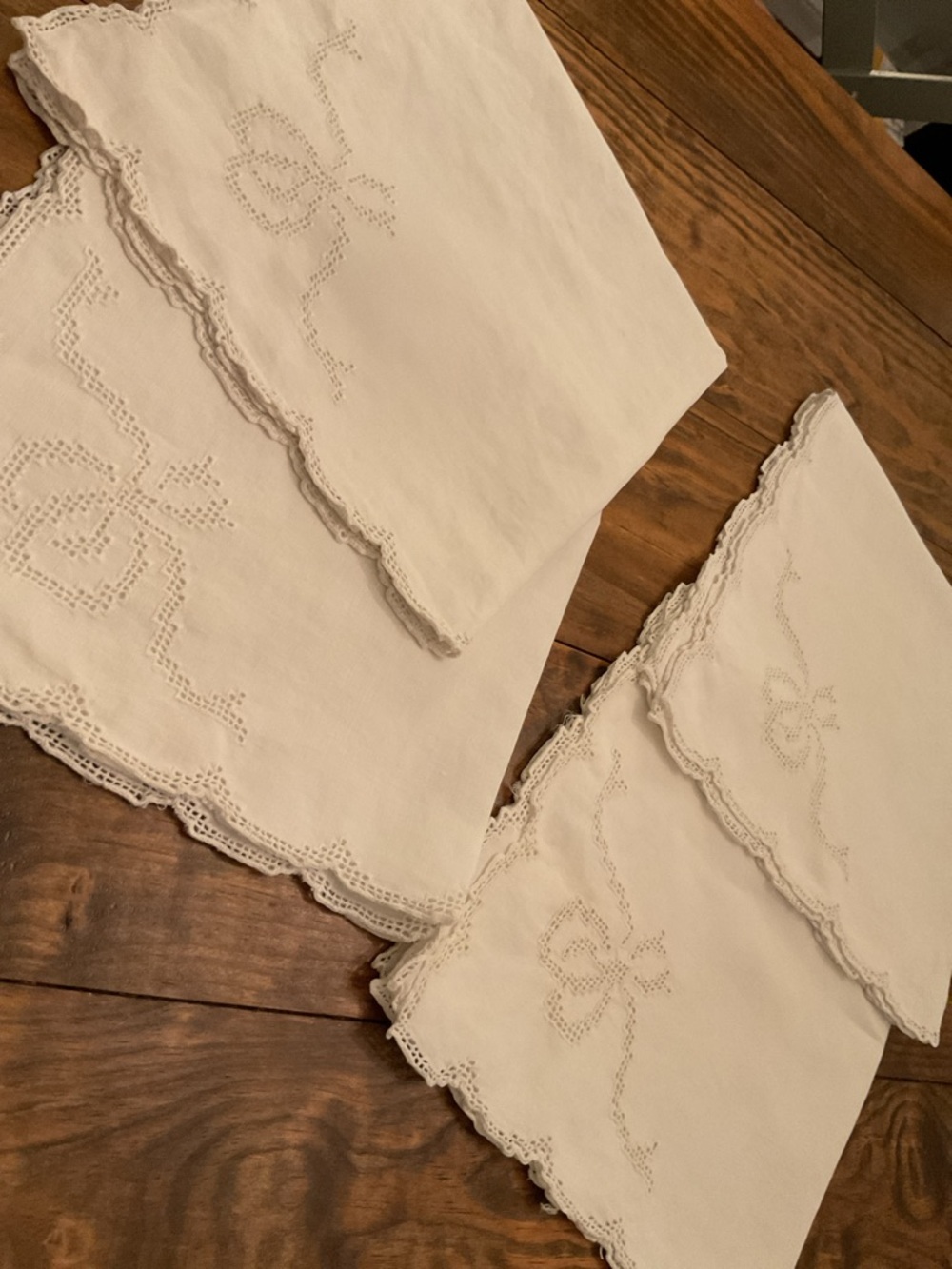 Classic Cream tablecloth - rectangle - Picture 4 of 5